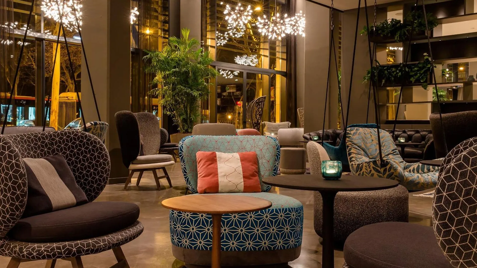 *** Hotel Motel One Barcelona-Ciutadella Spanien